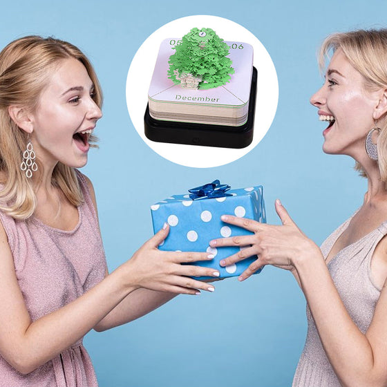 Baumhaus-Papierskulpturen-Kalender