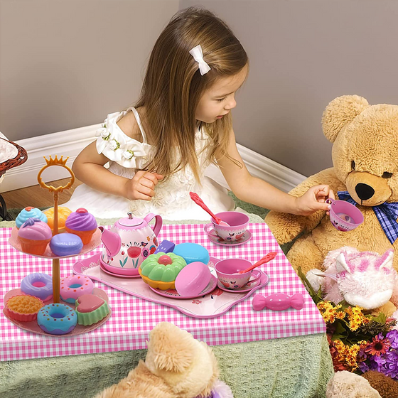 Kinderspielzeug für den Nachmittagstee
