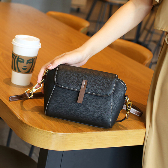 Leichte, luxuriöse, trendige und vielseitige Umhängetasche aus weichem Leder