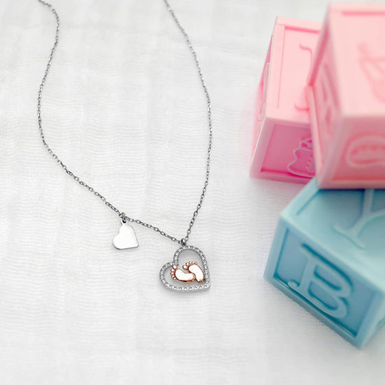 Halskette mit Herz-Fußabdruck