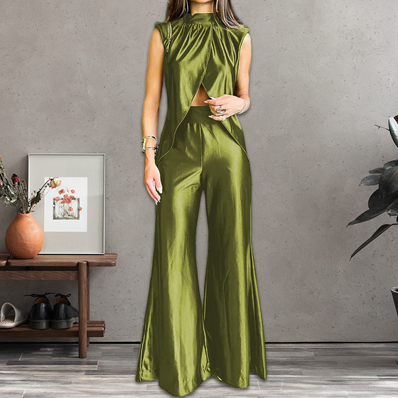 Modisches Set aus Oberteil mit Schlitz und Hose in einfarbiger Ausführung