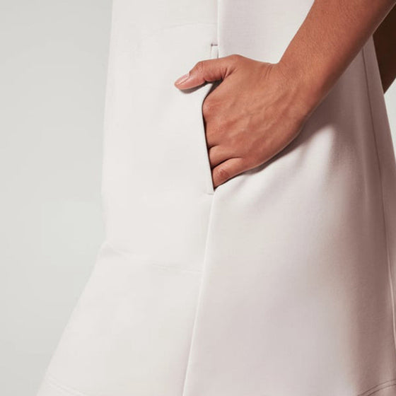 Ärmelloses Kleid mit Taschen