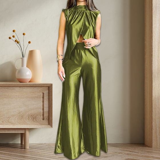 Modisches Set aus Oberteil mit Schlitz und Hose in einfarbiger Ausführung