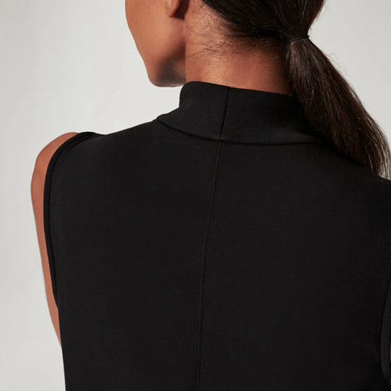 Ärmelloses Kleid mit Taschen