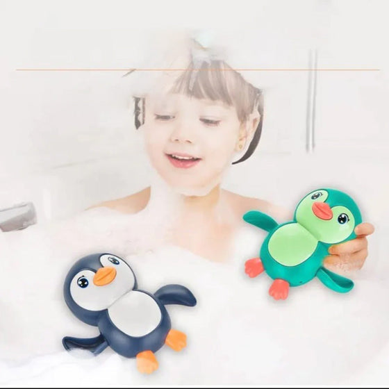 Schwimmender Pinguin