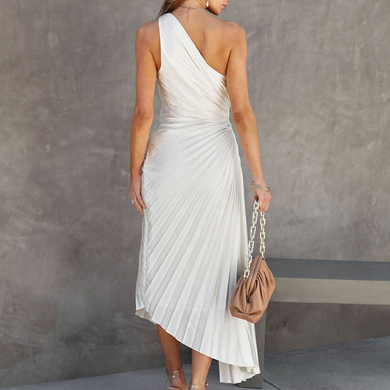 Unifarbenes Kleid mit einer Schulter und Falten